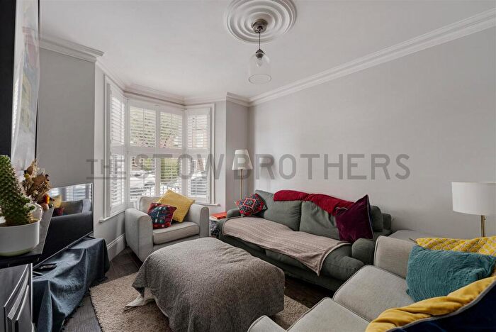 4 Bedroom House To Rent In Walpole Road, London, E17