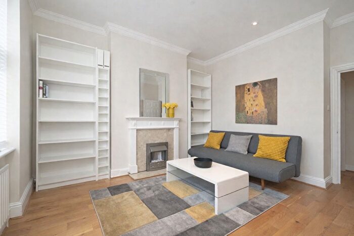 2 Bedroom Flat To Rent In Kempsford Gardens, SW5