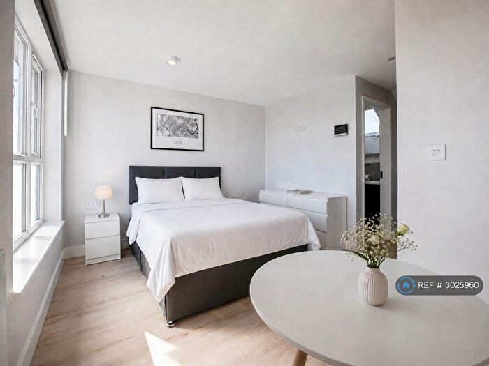 Studio To Rent In Birchanger Road, London, SE25
