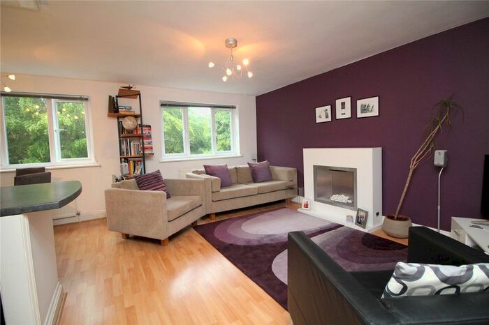 2 Bedroom Flat To Rent In Park Road, New Barnet, Barnet, EN4