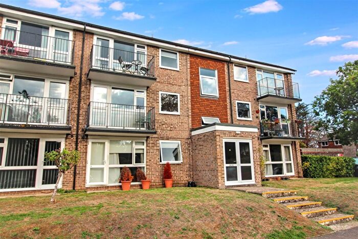 2 Bedroom Flat For Sale In Armadale Court, Westcote Road, Reading, RG30