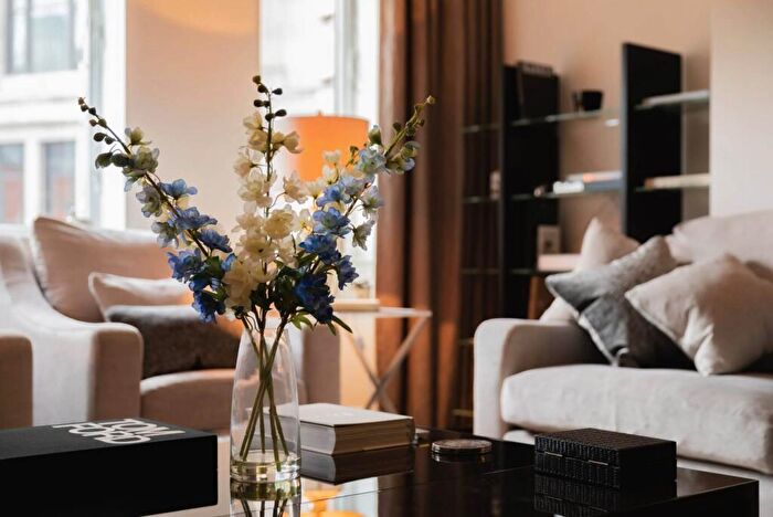 2 Bedroom Apartment To Rent In Century Buildings, St Mary`s Parsonage, Manchester, M3