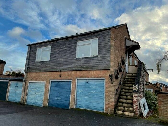 2 Bedroom Flat To Rent In Dove Tree Road, Leighton Buzzard, LU7