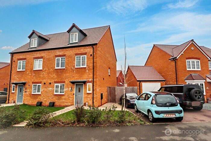 4 Bedroom Semi Detached House For Sale In Springbrook Road, Nuneaton, Warwickshire, CV11