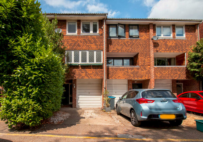 3 Bedroom Terraced House To Rent In Carlisle Close, Kingston Upon Thames, Surrey, KT2