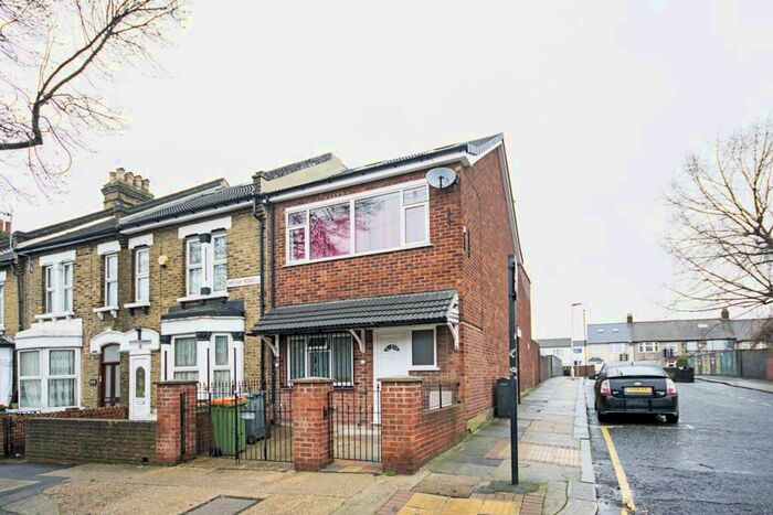 5 Bedroom House To Rent In Keogh Road, Stratford, London, E15