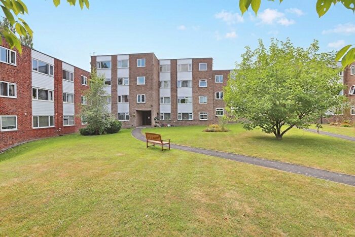 2 Bedroom Flat For Sale In Pole Lane, Bury, BL9