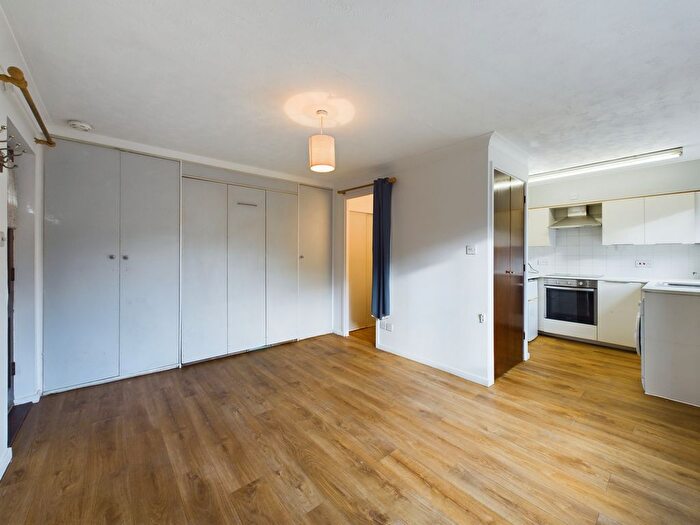 1 Bedroom Studio To Rent In North Road, Colliers Wood, London, SW19