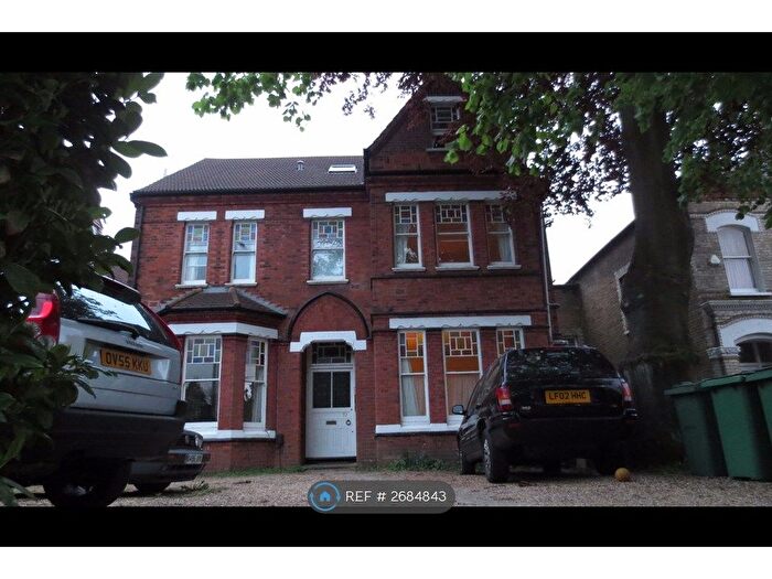 1 Bedroom Flat To Rent In The Avenue, Richmond, TW1
