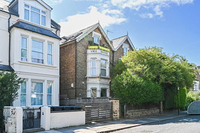 1 Bedroom Flat For Sale In Palmerston Road, Wood Green, London, N22