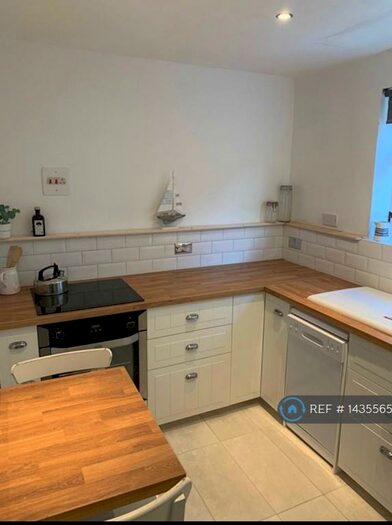 2 Bedroom Maisonette To Rent In Top House Rise, London, E4