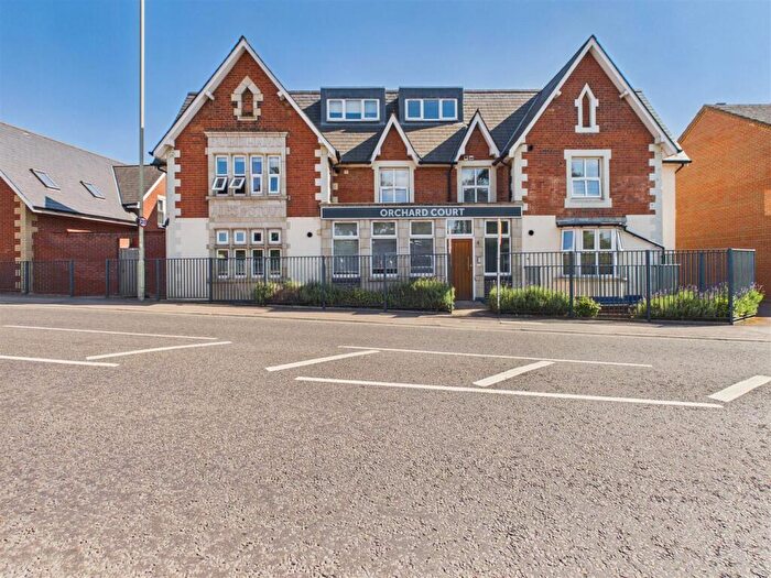 2 Bedroom Flat To Rent In Nightingale Road, Hitchin, SG5