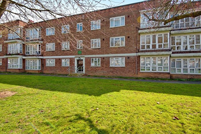 1 Bedroom Flat For Sale In Longbridge Road, Barking, IG11
