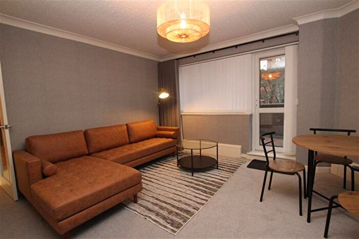 2 Bedroom Apartment To Rent In Tunnel Road, NG7