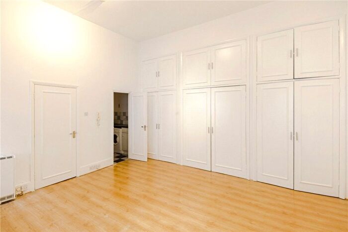 Studio To Rent In Craven Hill, London, W2