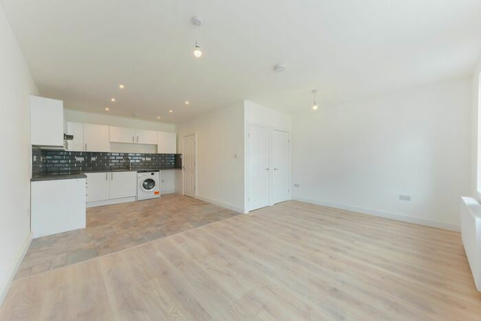 1 Bedroom Flat To Rent In Kingston Road, London, SW20