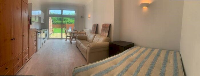 Studio To Rent In Fordwych Road, London, NW2