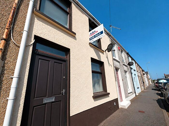 3 Bedroom Terraced House For Sale In Robert Street, Milford Haven, Pembrokeshire, SA73