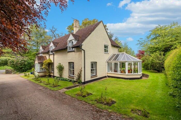 4 Bedroom Country House For Sale In Aylesbury Road, Great Missenden, HP16