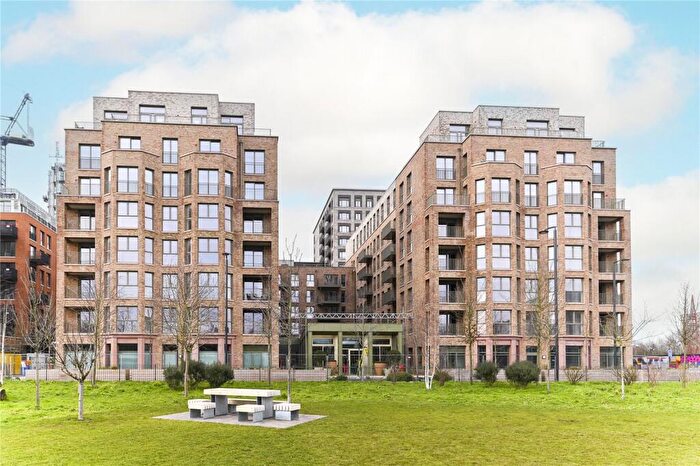 2 Bedroom Apartment To Rent In Ribbon Lane, London, NW2