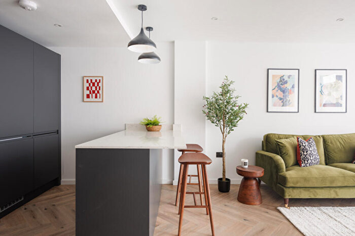 2 Bedroom Apartment To Rent In Flat, Waterson Street, London, E2