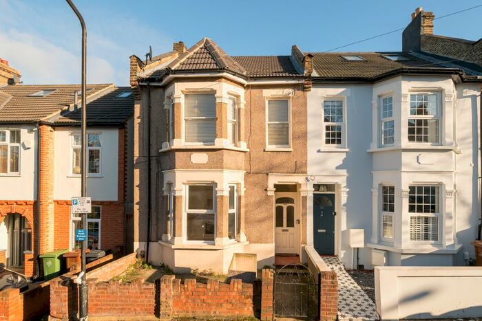 2 Bedroom Flat To Rent In Falmer Road, Walthamstow, London, E17