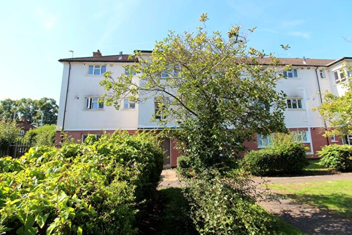 1 Bedroom Flat For Sale In Reddington Drive, Langley, SL3