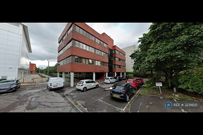2 Bedroom Flat To Rent In Kingfisher House, Aylesbury, HP21