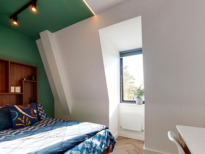 Studio To Rent In Apt, Castello Court #, W9