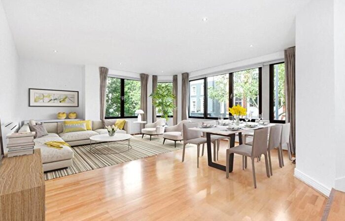 3 Bedroom Flat To Rent In Queen's Terrace, St John's Wood, London, NW8