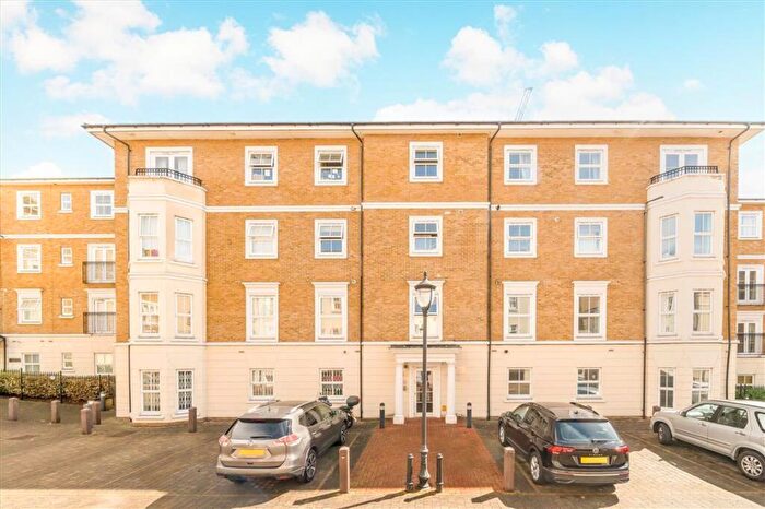 2 Bedroom Flat For Sale In Northpoint Square, Camden, NW1