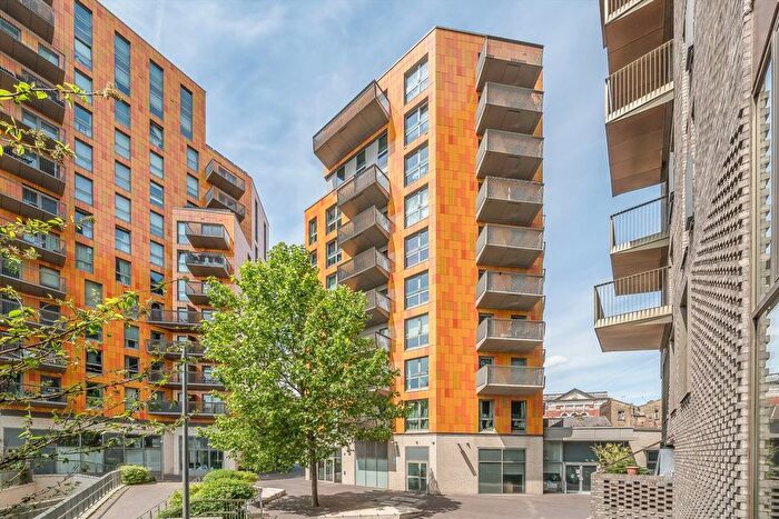 2 Bedroom Flat For Sale In Rathbone Market, Canning Town, E16
