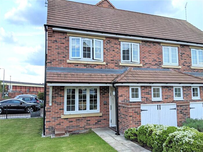 2 Bedroom End Of Terrace House To Rent In River View, Trent Lane, Newark, NG24