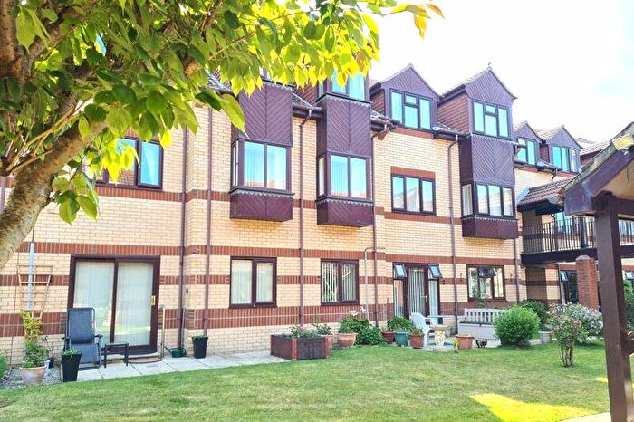 2 Bedroom Retirement Property For Sale In Berkeley Court, Lee-On-The-Solent, PO13