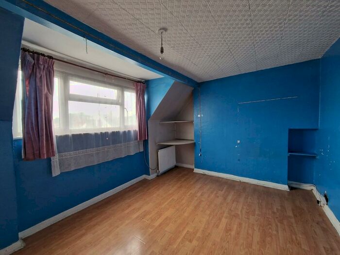 3 Bedroom Flat To Rent In Ealing Road, Wembley, HA0