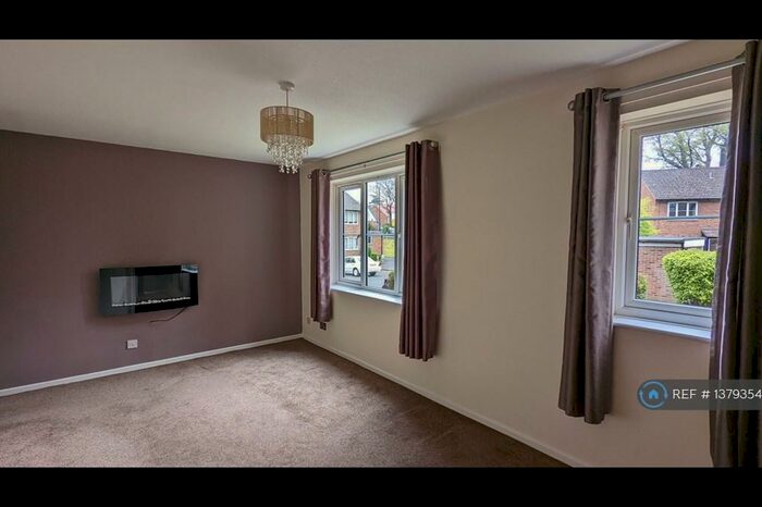 1 Bedroom Flat To Rent In Badgers Copse, Orpington, BR6