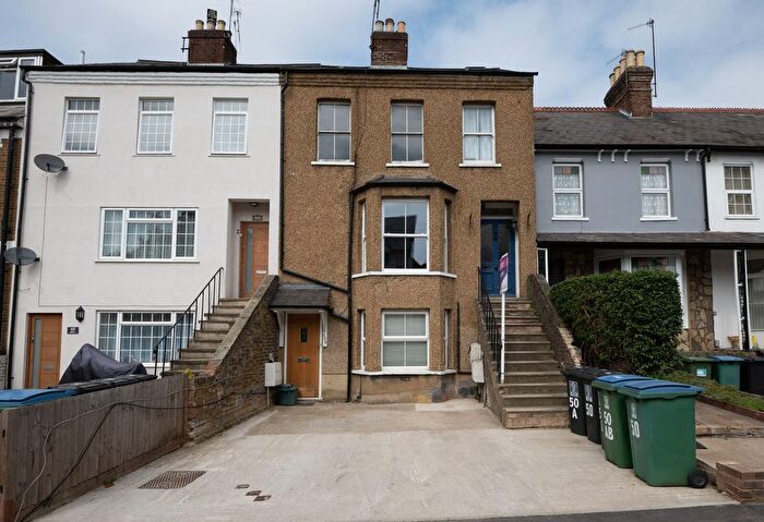 1 Bedroom Flat To Rent In Chalk Hill, Bushey, Watford, WD19