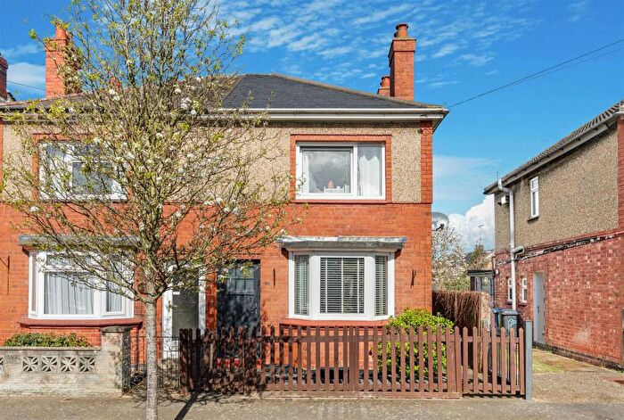 3 Bedroom Semi Detached House For Sale In Neale Avenue, Kettering, NN16