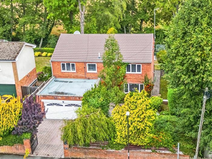 4 Bedroom Detached House For Sale In Yew Tree Drive, Chesterfield, S40