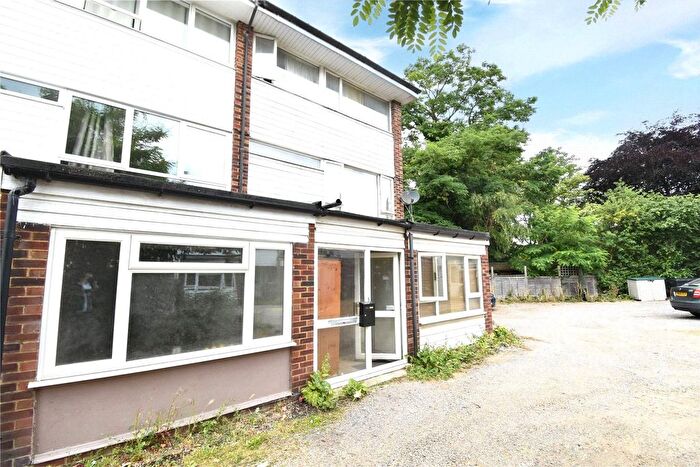 1 Bedroom Property To Rent In Cross Street, Farnborough, Hampshire, GU14