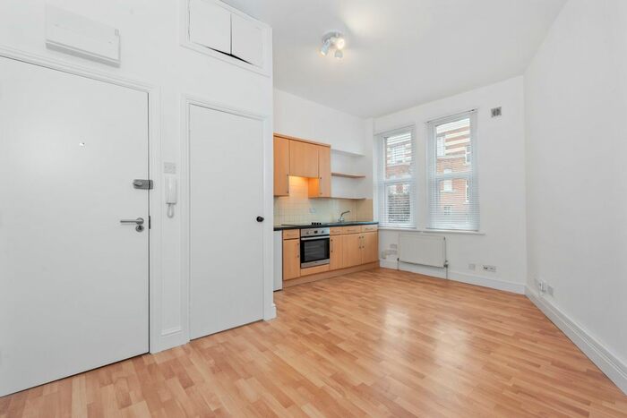 Studio To Rent In Dennington Park Road, London, NW6