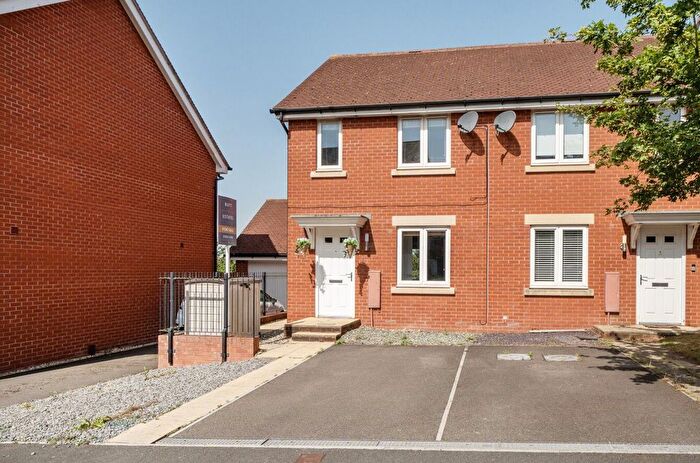 2 Bedroom Semi Detached House For Sale In Henrys Run, Exeter, EX5