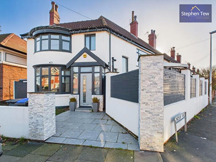 4 Bedroom Semi Detached House For Sale In Beechfield Avenue, Blackpool, FY3