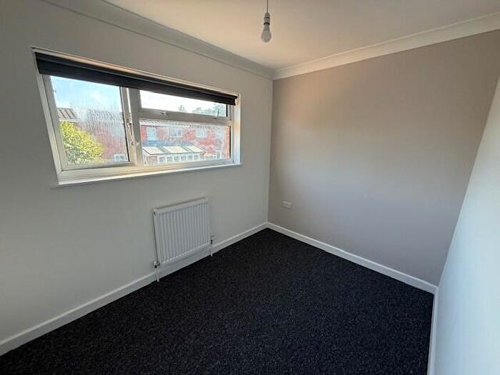 6 Bedroom Semi-Detached House For Sale In Honey Close, Norwich, Norfolk, NR1