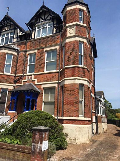 2 Bedroom Flat To Rent In Cheriton Gardens, Folkestone, CT20