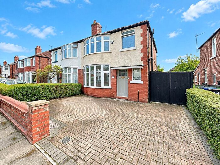 3 Bedroom Semi-Detached House For Sale In Arnfield Road, Withington, M20