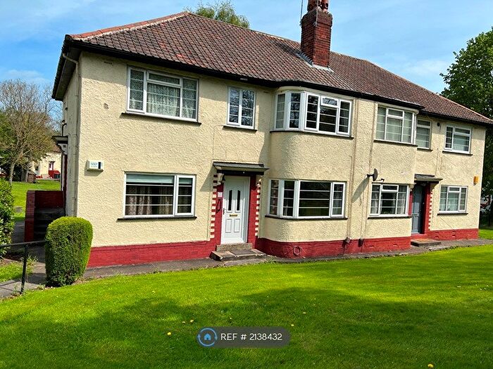 2 Bedroom Flat To Rent In Sandringham Gardens, Leeds, LS17