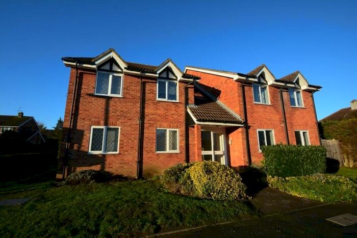 1 Bedroom Terraced House To Rent In Byfleet, KT14