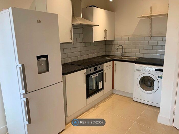 2 Bedroom Flat To Rent In Adelaide Avenue, Brockley, SE4