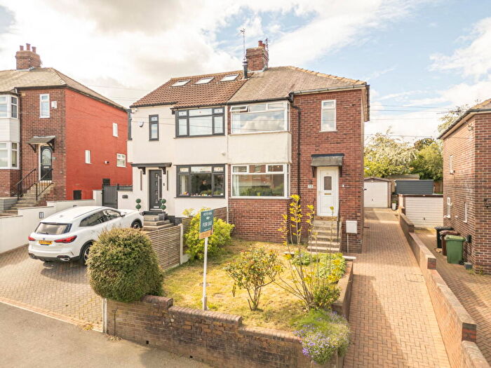 3 Bedroom Semi-Detached House For Sale In Calverley Lane, Leeds, LS13